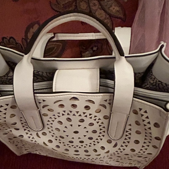 Large Max Studio Ivory Colored Shoulder Bag - Picture 6 of 11